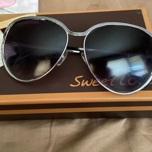 Oversized Balmain sunglasses